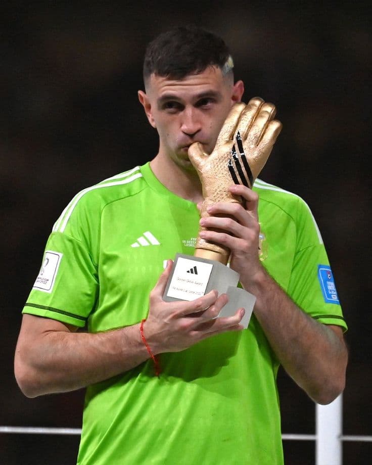 Emiliano Martinez celebrating after Argentina won the 2022 World Cup
